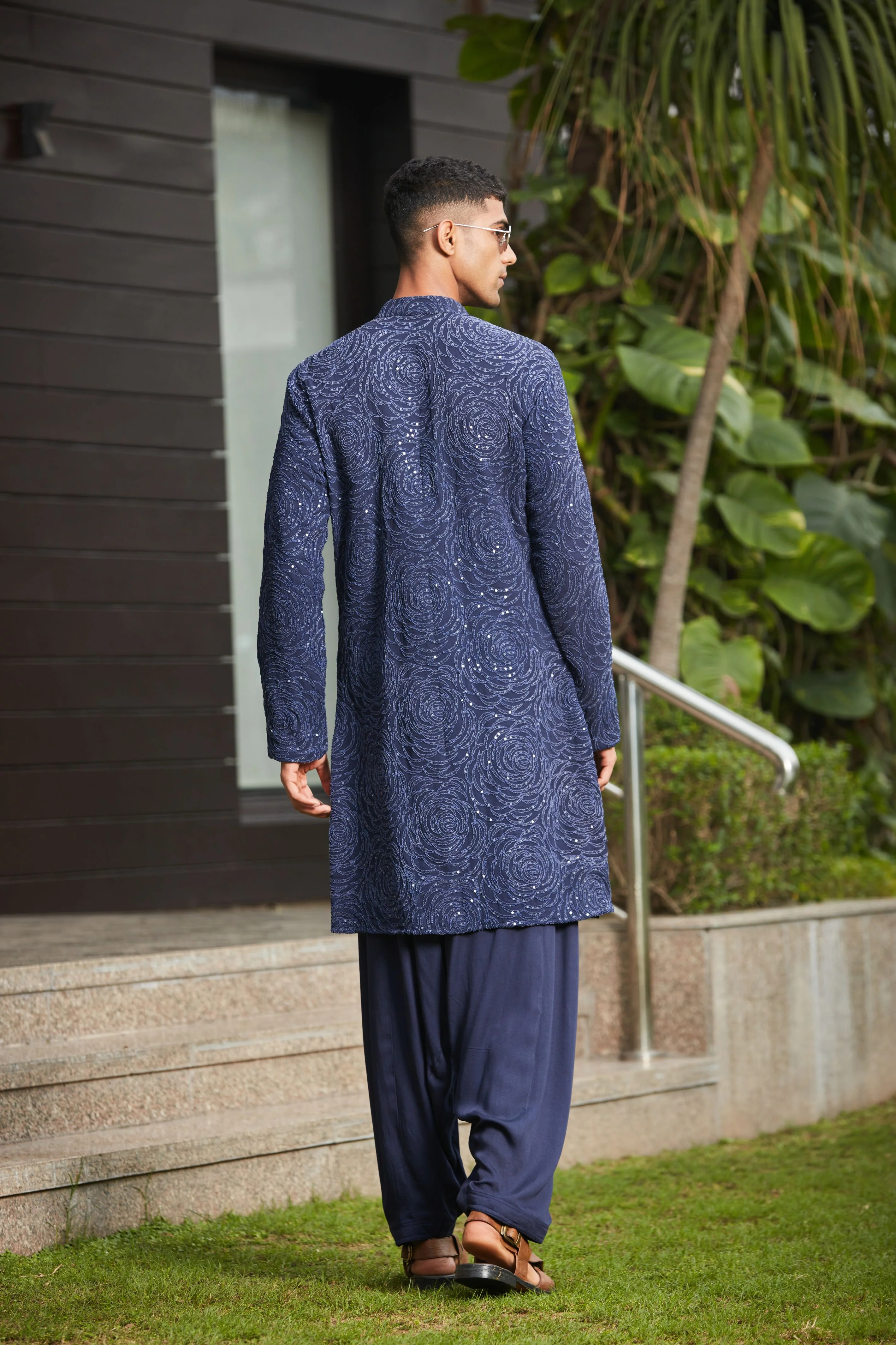 Avasa Kurta Set - Image 3