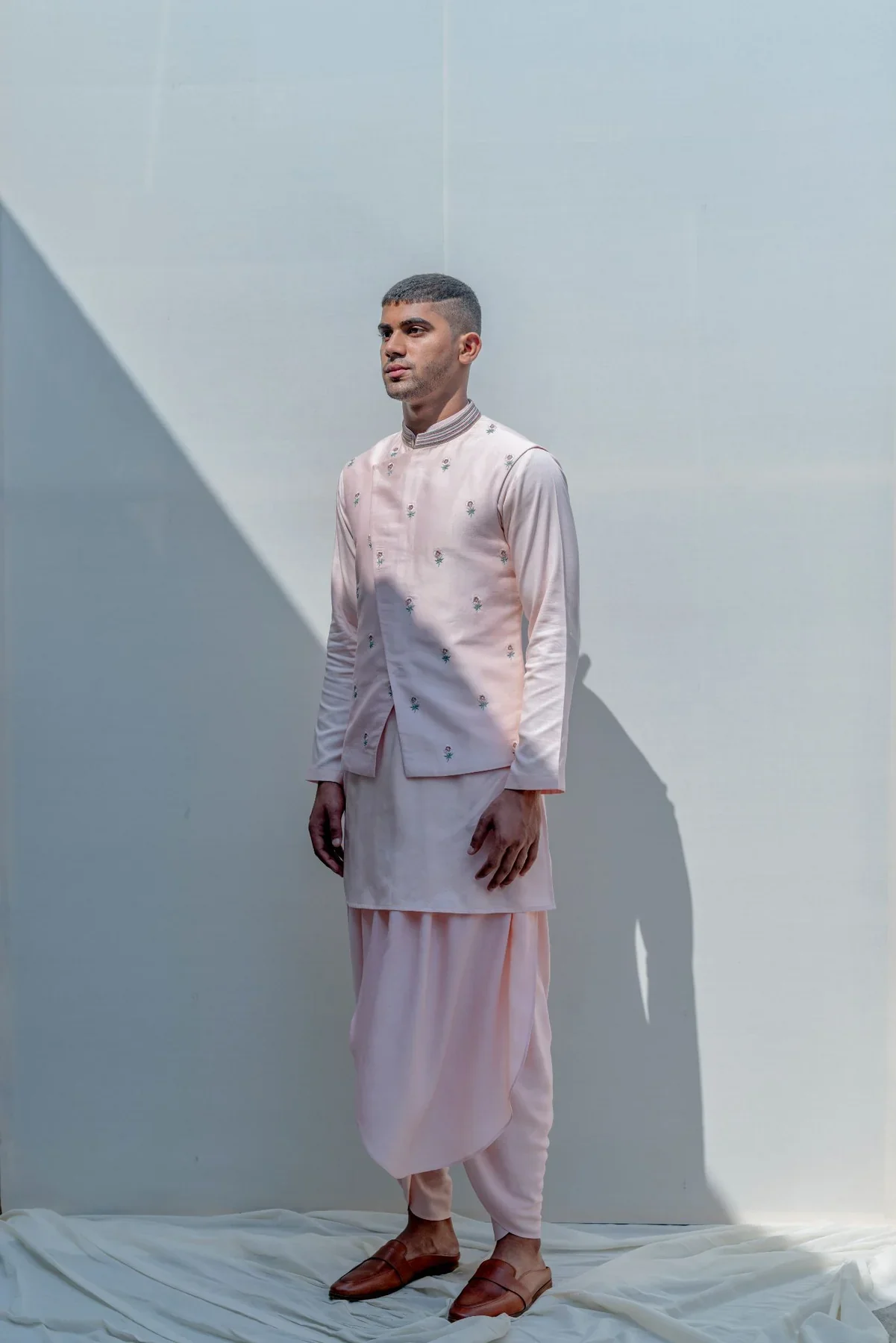 EXEMPLER - Peach Floral Embroidered Jacket With Kurta & Tulip Pant Set - Image 2