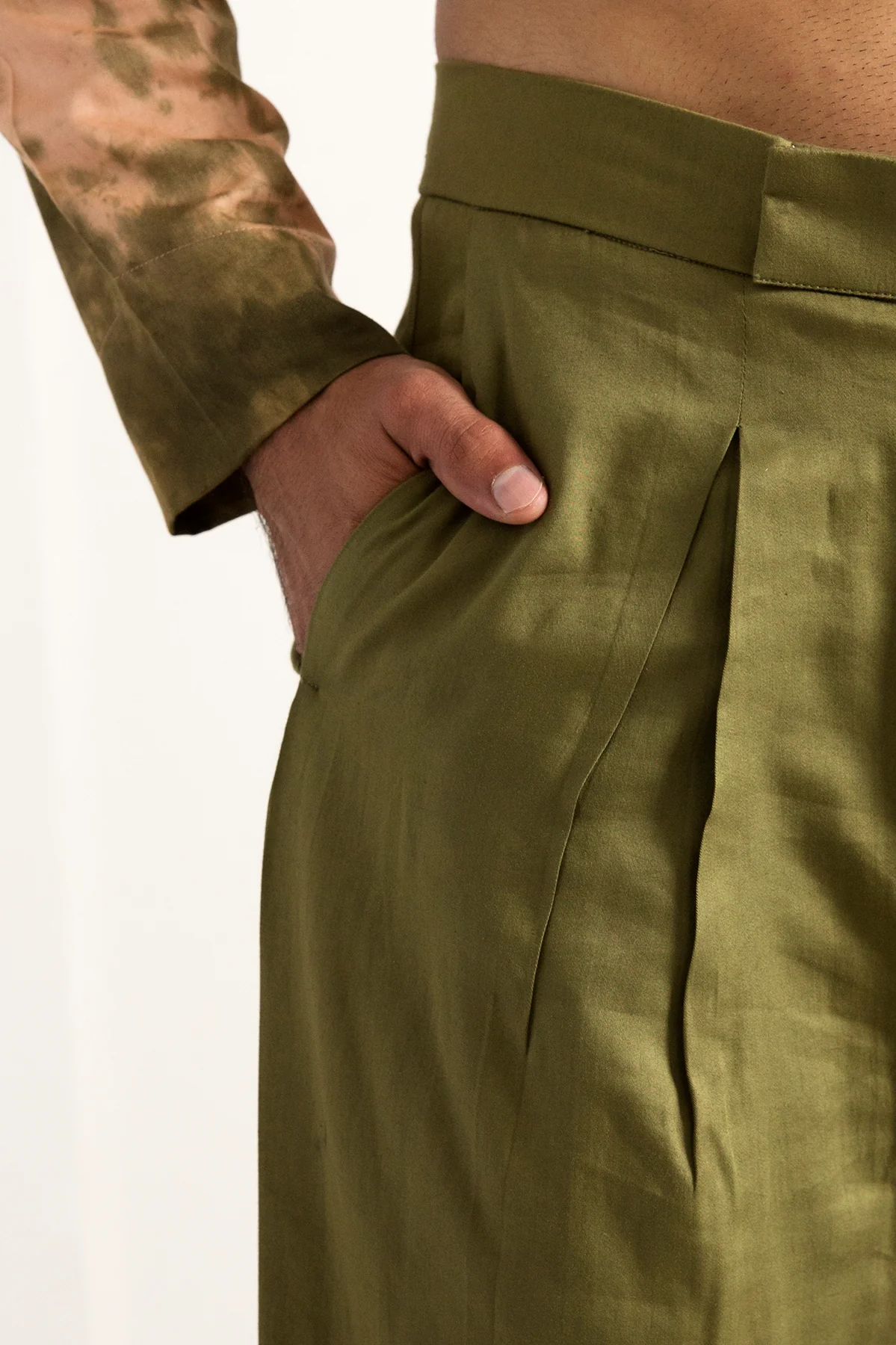 Galen - Tie & Dye Asymmetric Panelled Kurta with Pant Set - Image 3
