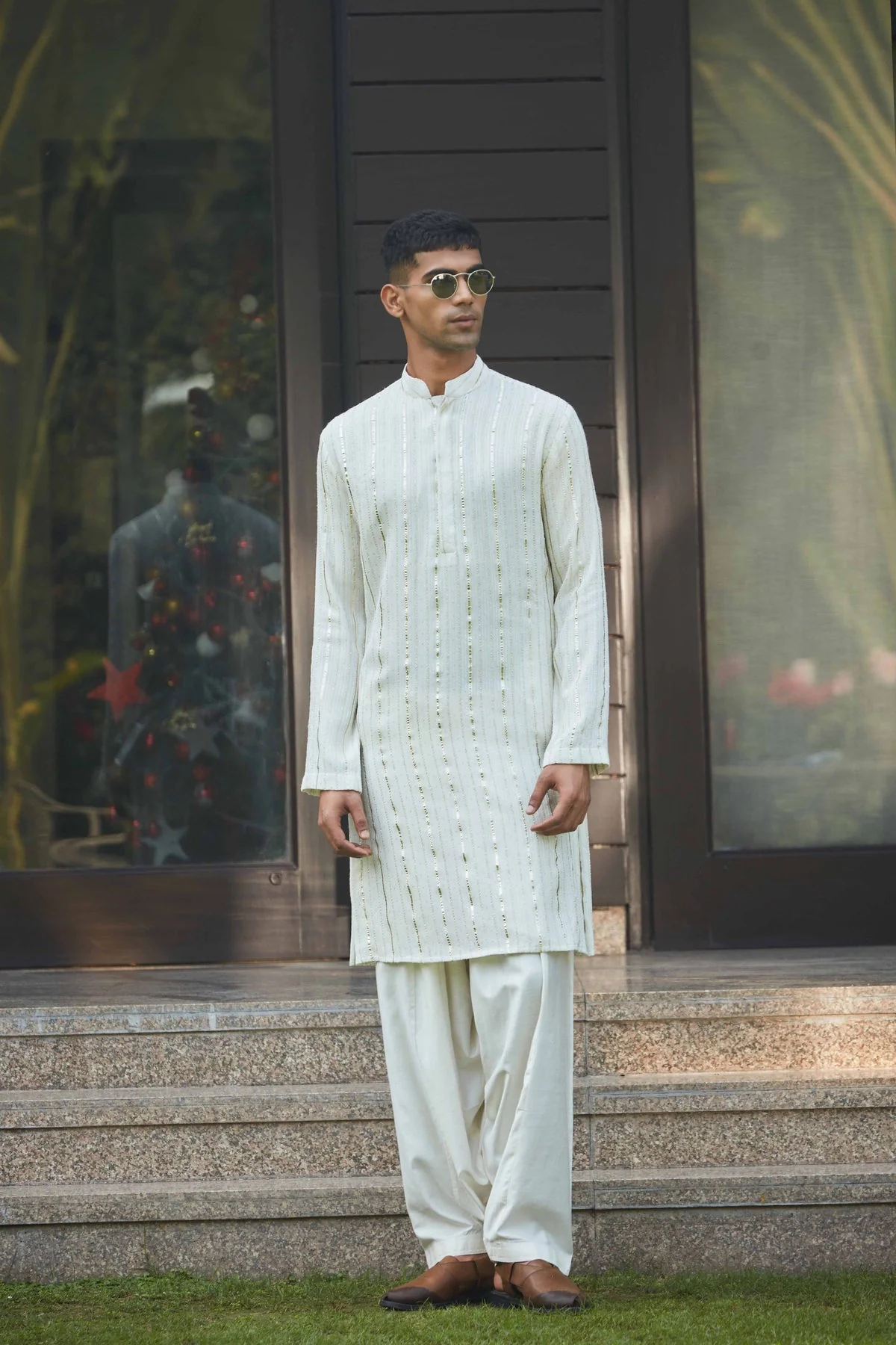 JEVA - OFF WHITE CHIKANKARI KURTA SET - Image 2