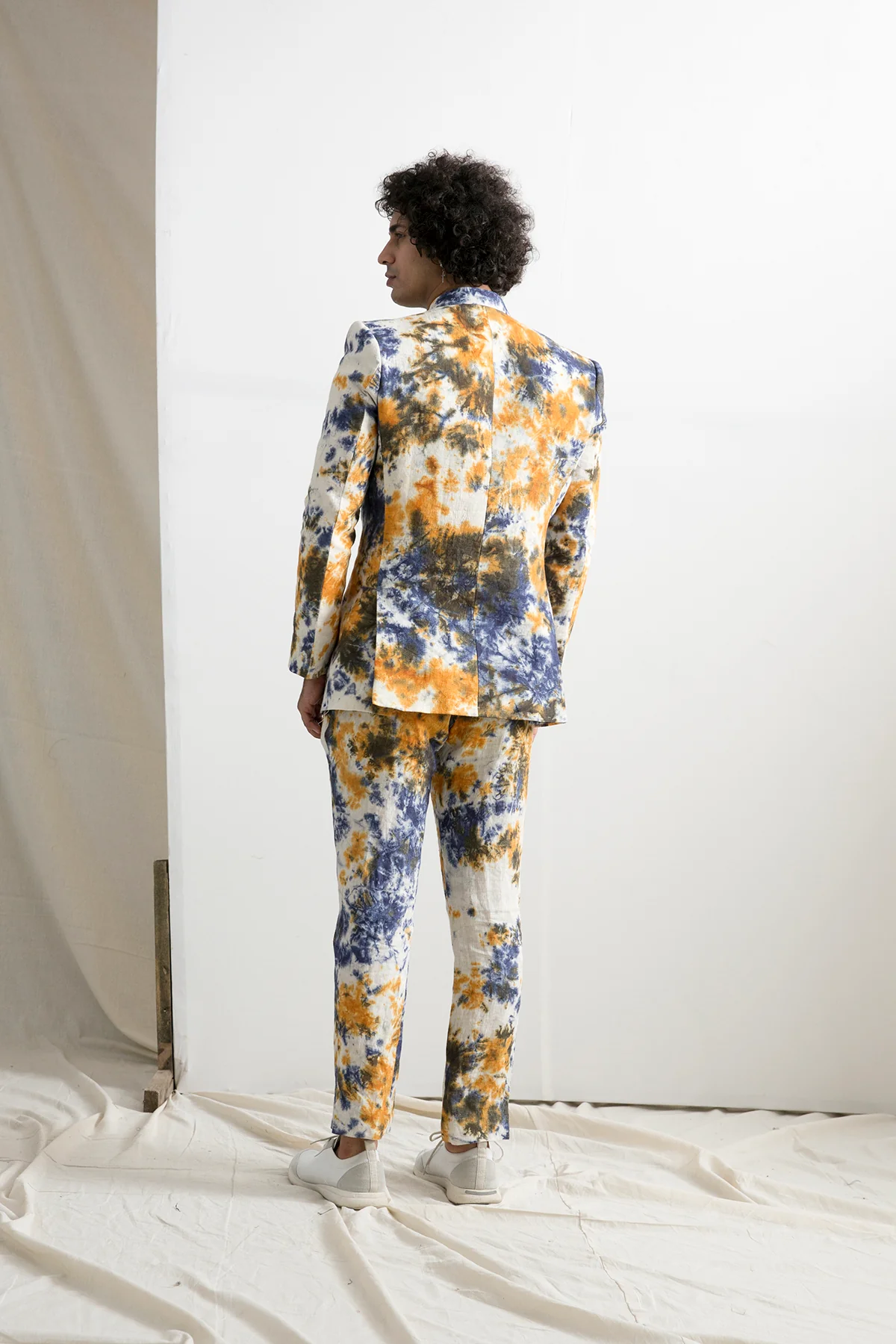 MINETTE - TIE & DYE INDO WESTERN BANDHGALA JACKET WITH PANT SET - Image 2