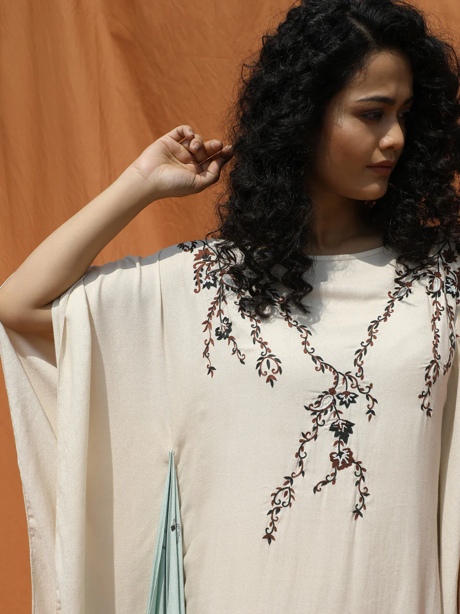Indo Western Opulent Kaftan - Image 3